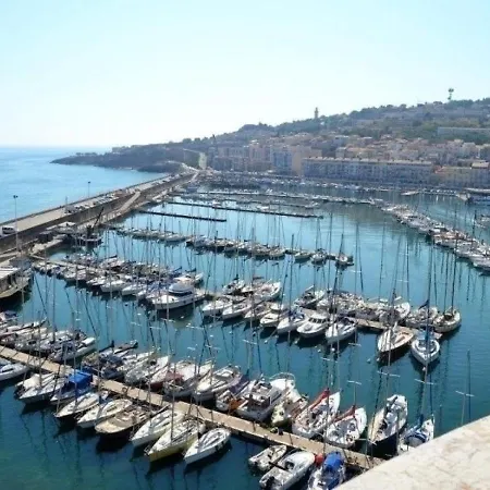 - 4 Pers, 52 M2, 2/1 Sète